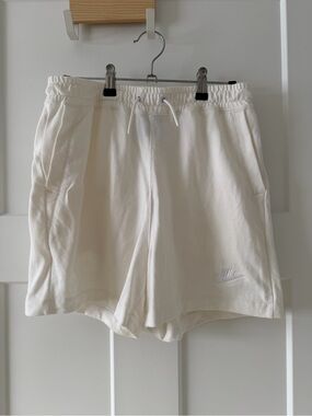 Nike Women’s 100% Cotton Shorts (White | S)